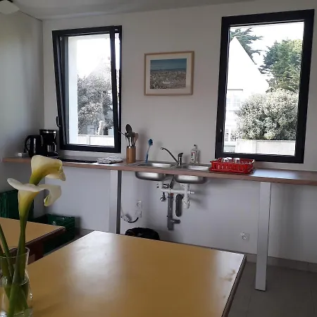 Les Pingouins Du Phare Hostel *